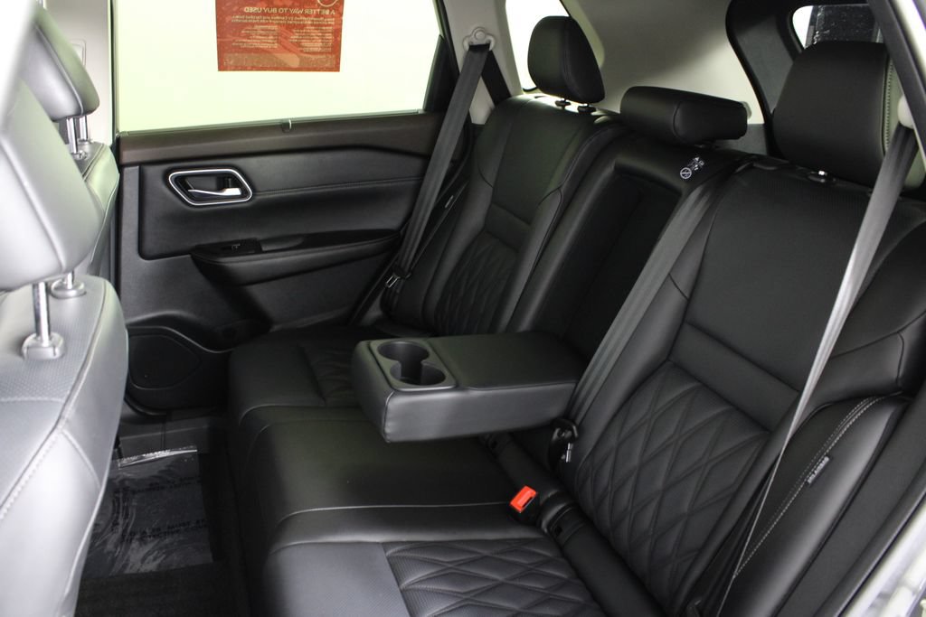 Certified 2023 Nissan Rogue Platinum FWD image 22