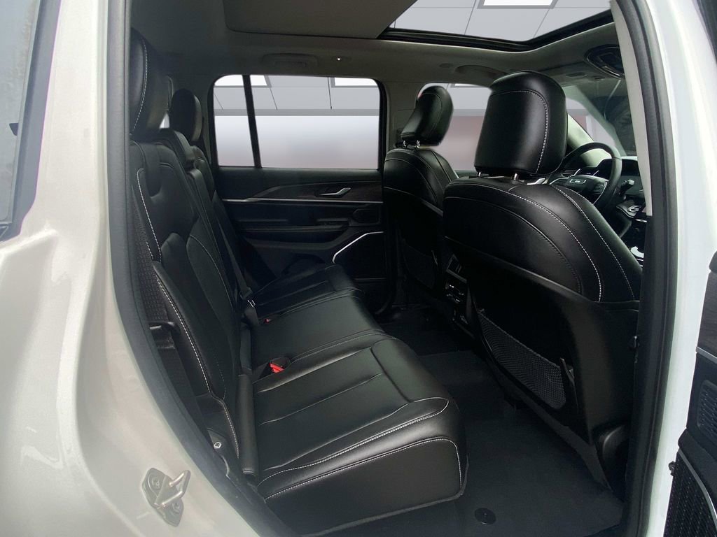 Used 2024 Jeep Grand Cherokee Limited 4xe image 12