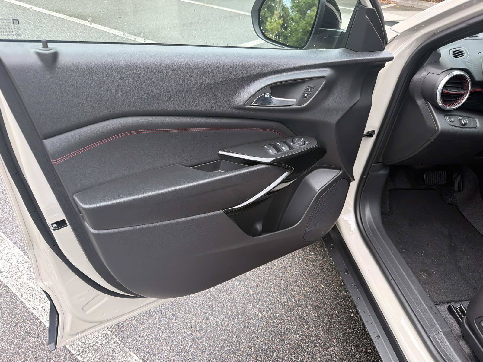 New 2026 Chevrolet Trax RS w/ Driver Confidence Package FWD image 16