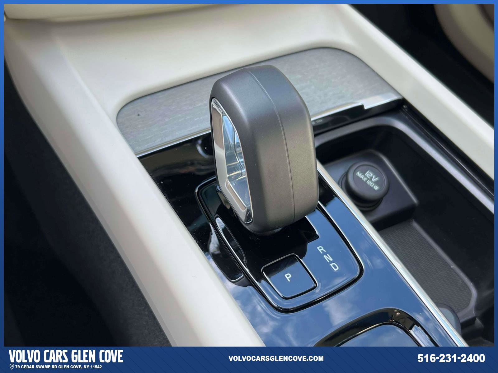 Certified 2025 Volvo XC60 T8 Plus AWD/4WD image 29