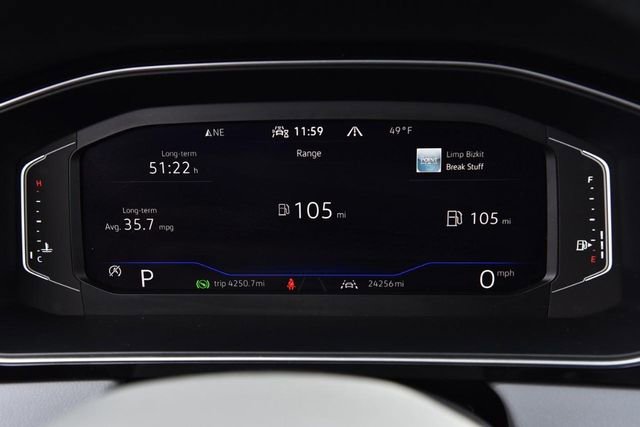 Used 2025 Volkswagen Jetta SEL image 12