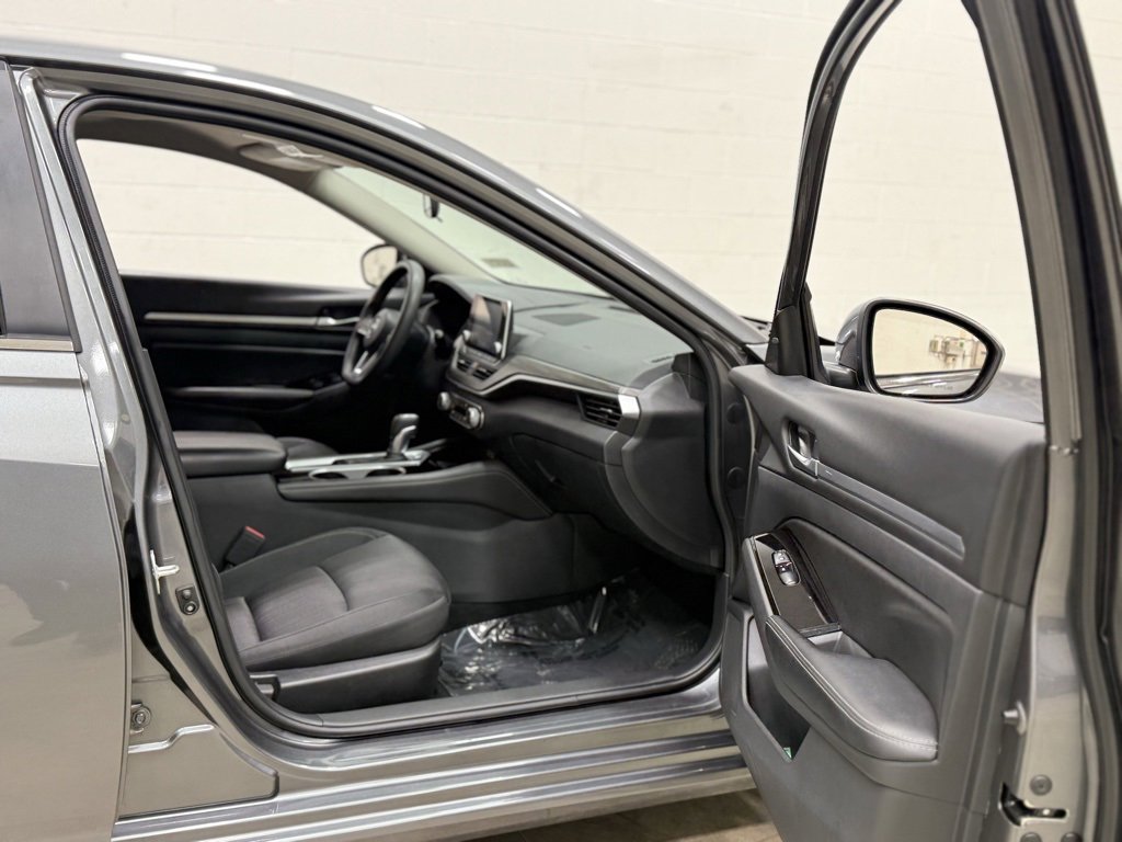 Used 2023 Nissan Altima 2.5 SV image 32