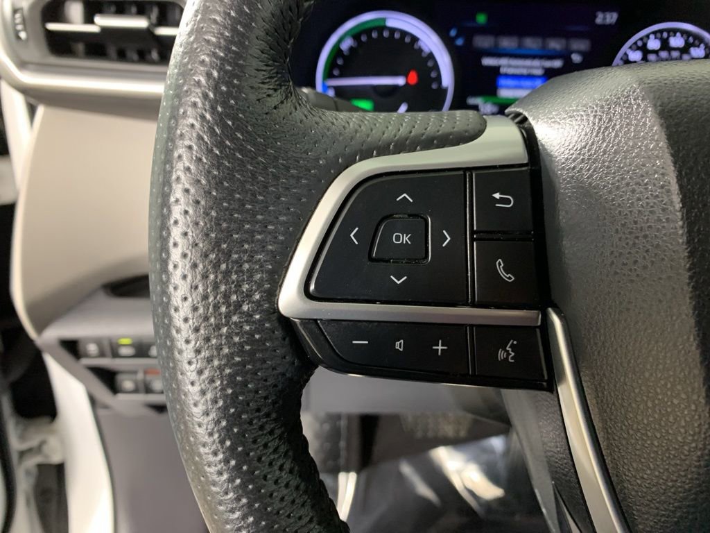 Used 2023 Toyota Sienna Limited FWD image 22