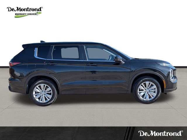 New 2026 Mitsubishi Outlander ES FWD image 4