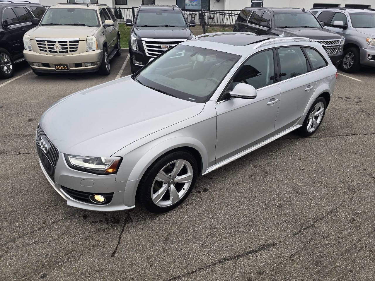 Used 2013 Audi A4 Premium Plus w/ Premium Plus Pkg image 3