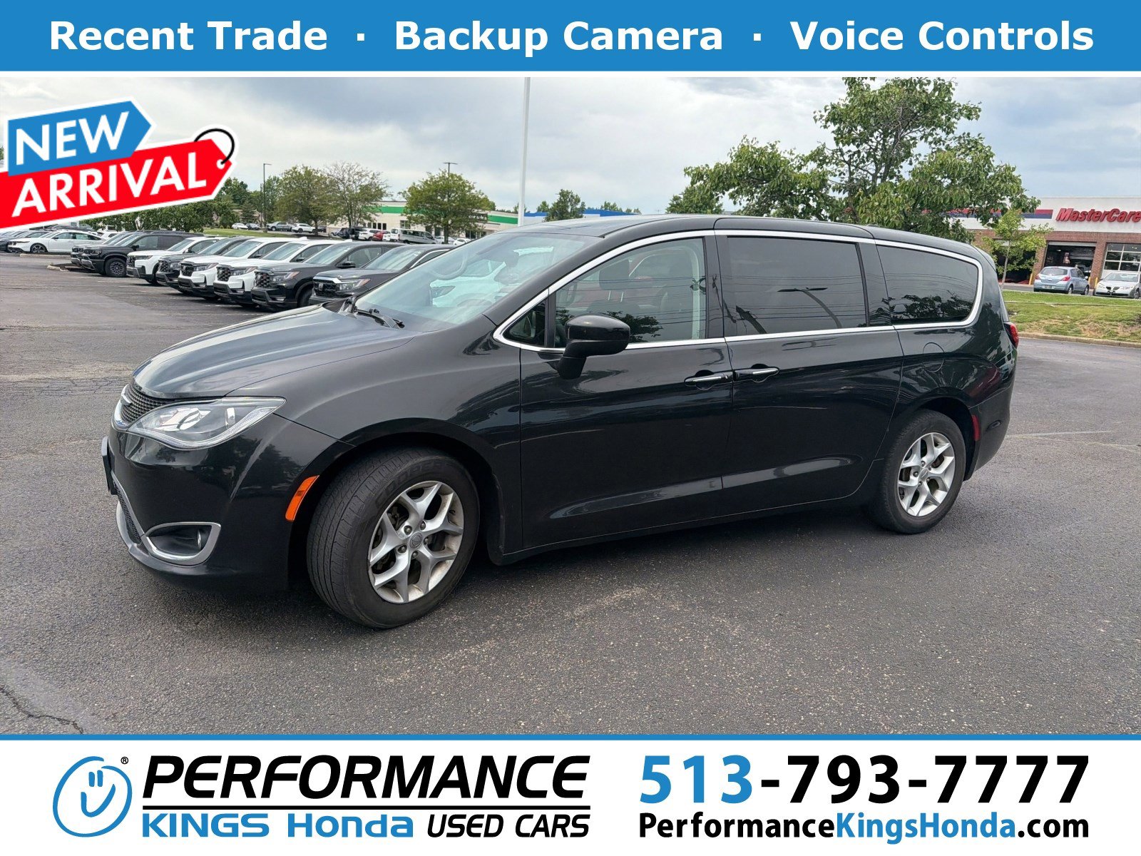 Used 2017 Chrysler Pacifica Touring Plus w/ Tire & Wheel Group FWD image 1