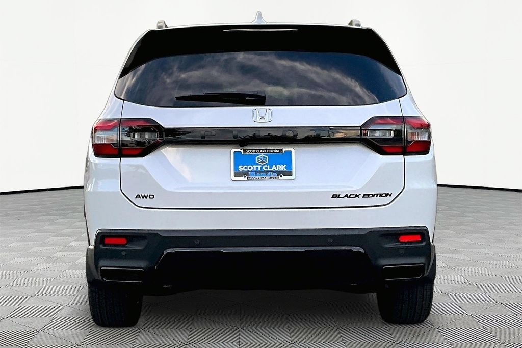 Certified 2026 Honda Pilot Black Edition image 6