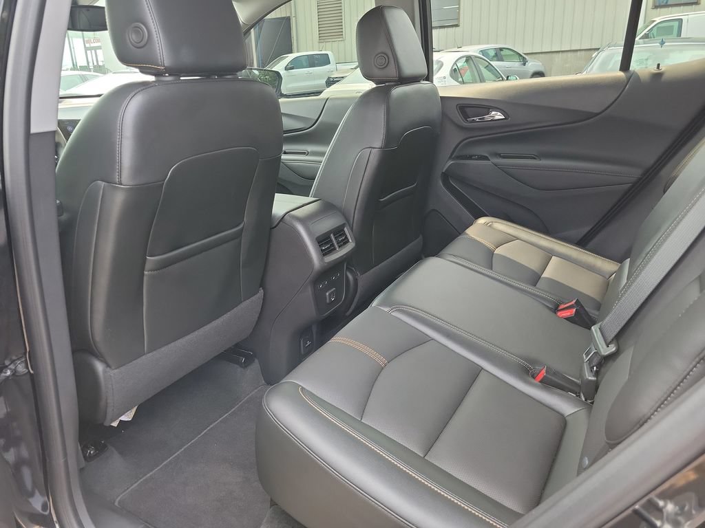 Used 2024 Chevrolet Equinox Premier AWD/4WD image 17