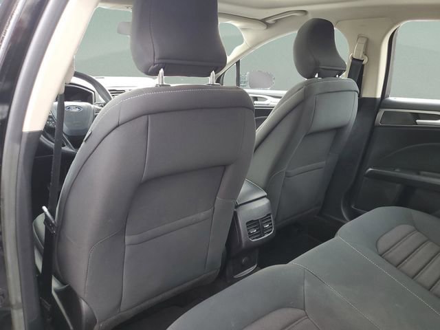 Used 2018 Ford Fusion SE w/ Fusion SE Technology Package FWD image 11