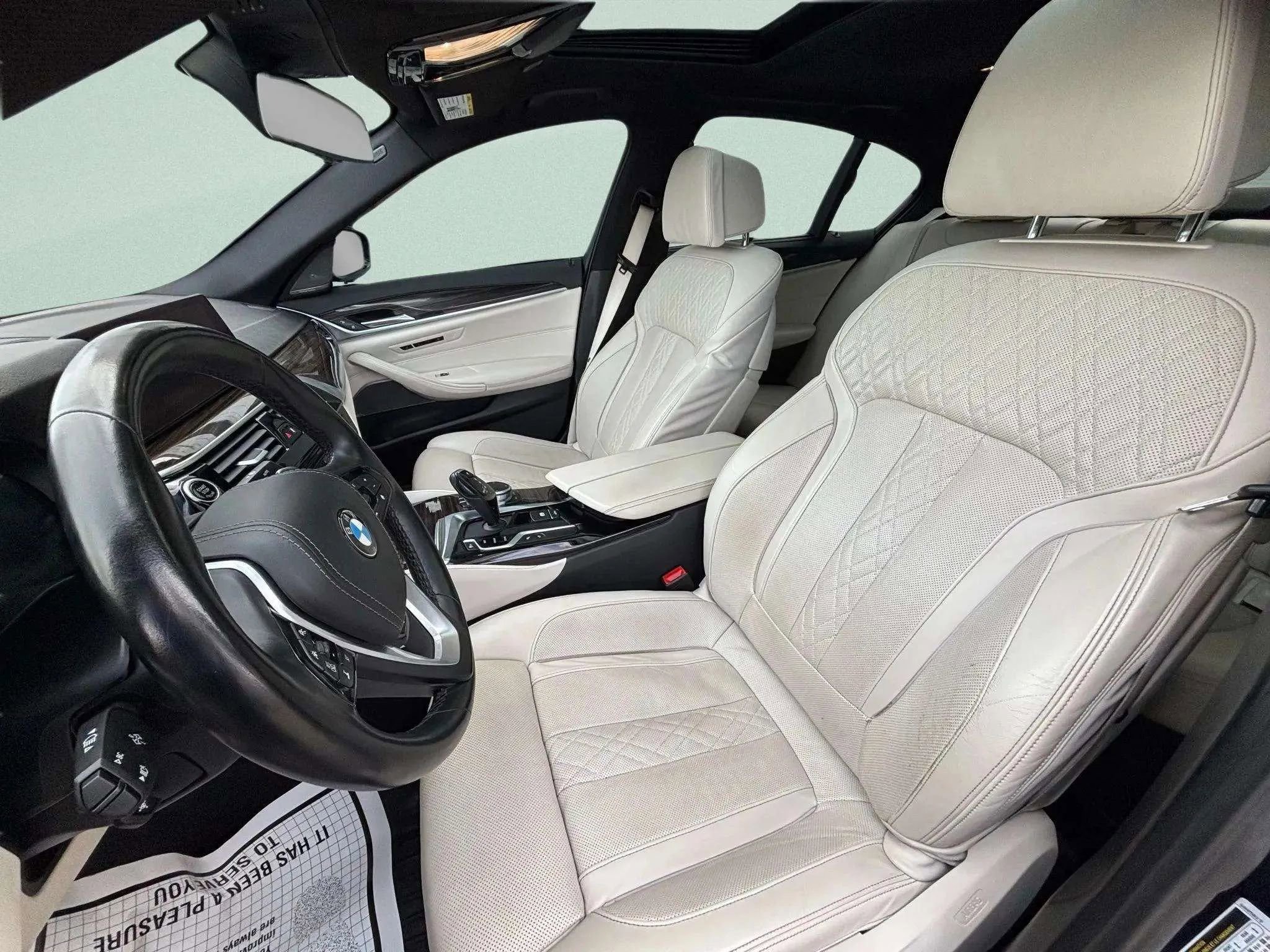 Used 2019 BMW 540i w/ Premium Package image 26