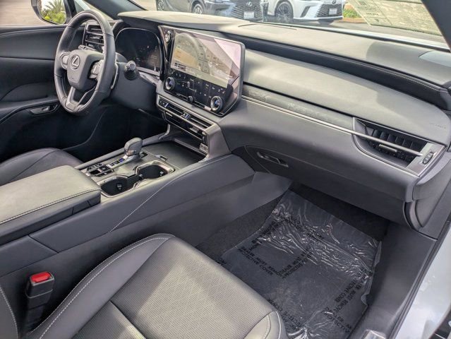 Used 2025 Lexus RX 350 w/ Convenience Package image 34