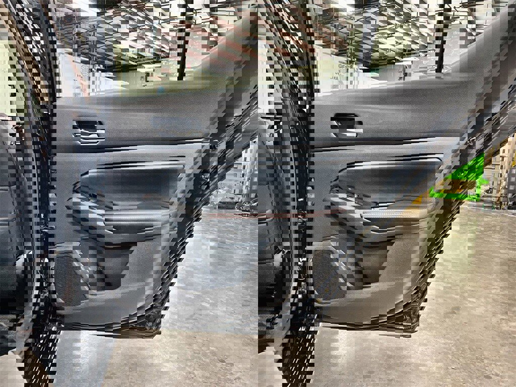 Used 2024 Nissan Altima 2.5 SR image 25