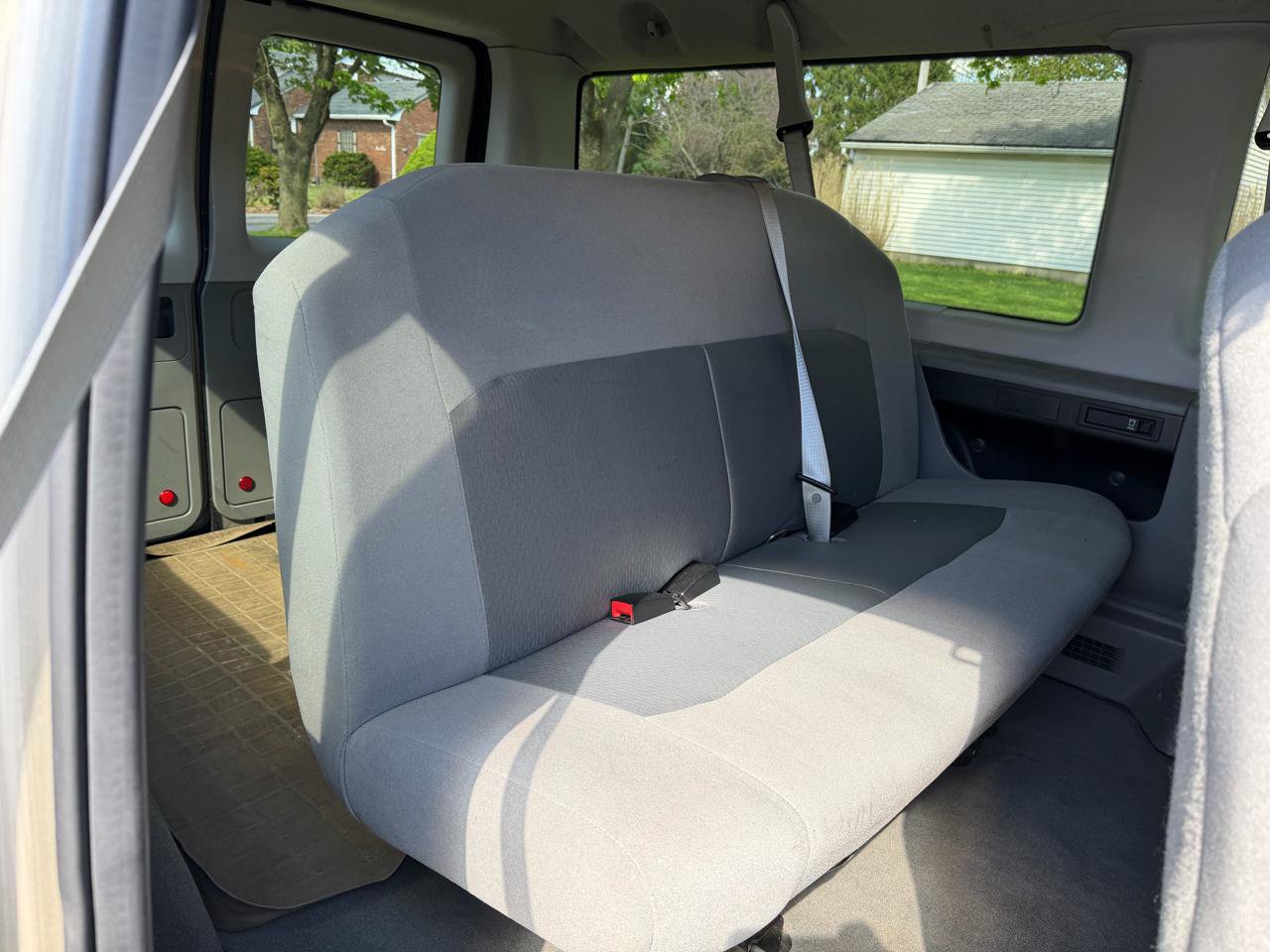 Used 2012 Ford E-150 and Econoline 150 Wagon RWD image 4