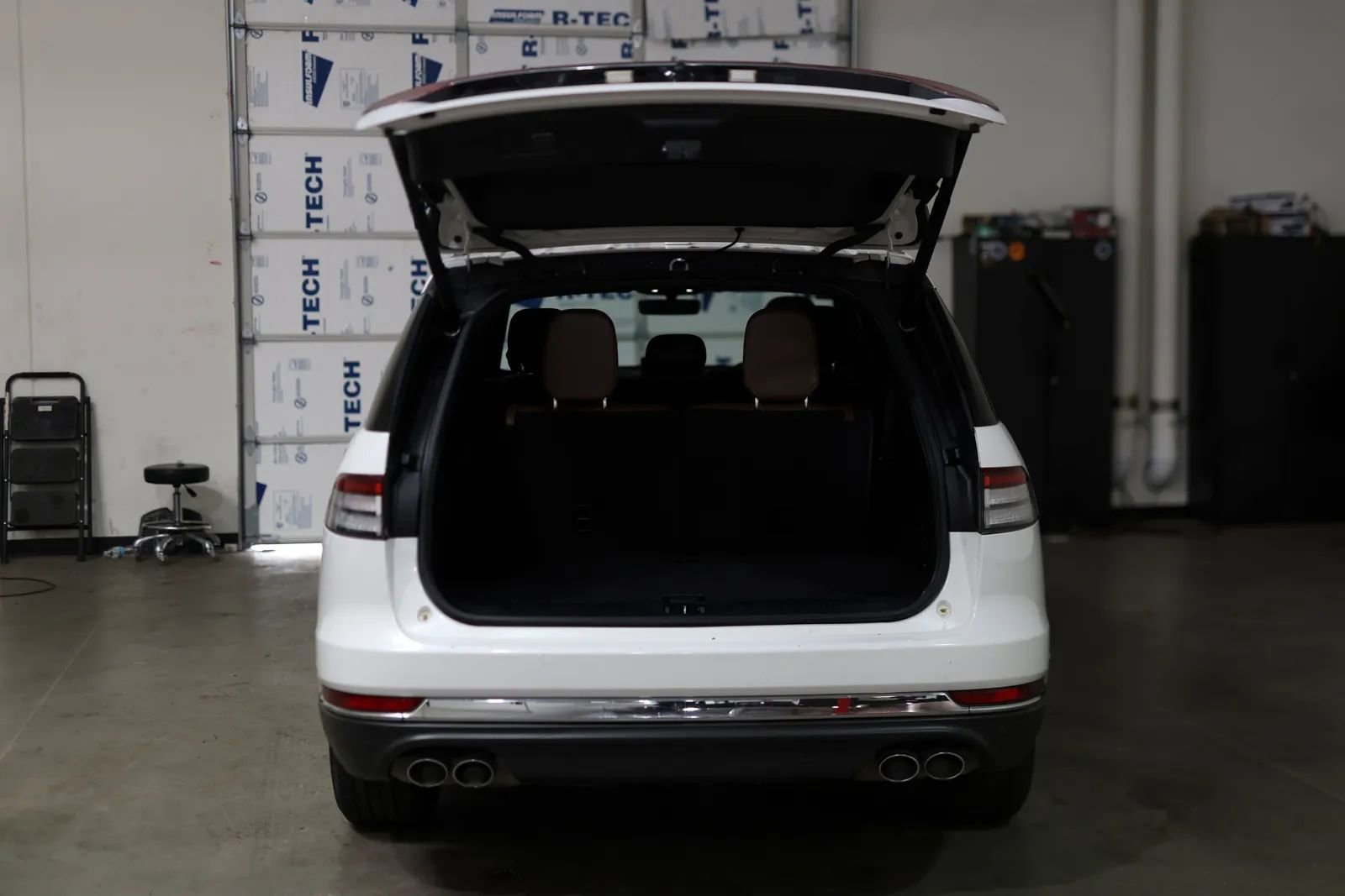 Used 2020 Lincoln Aviator Reserve w/ Equipment Group 201A image 16