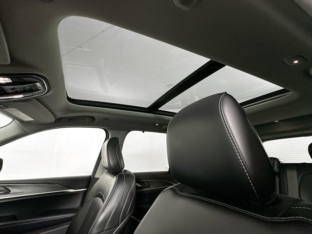 Used 2023 Jeep Grand Cherokee 30th Anniversary image 14