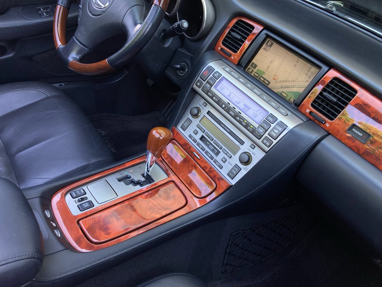 Used 2006 Lexus SC 430 Convertible RWD image 29