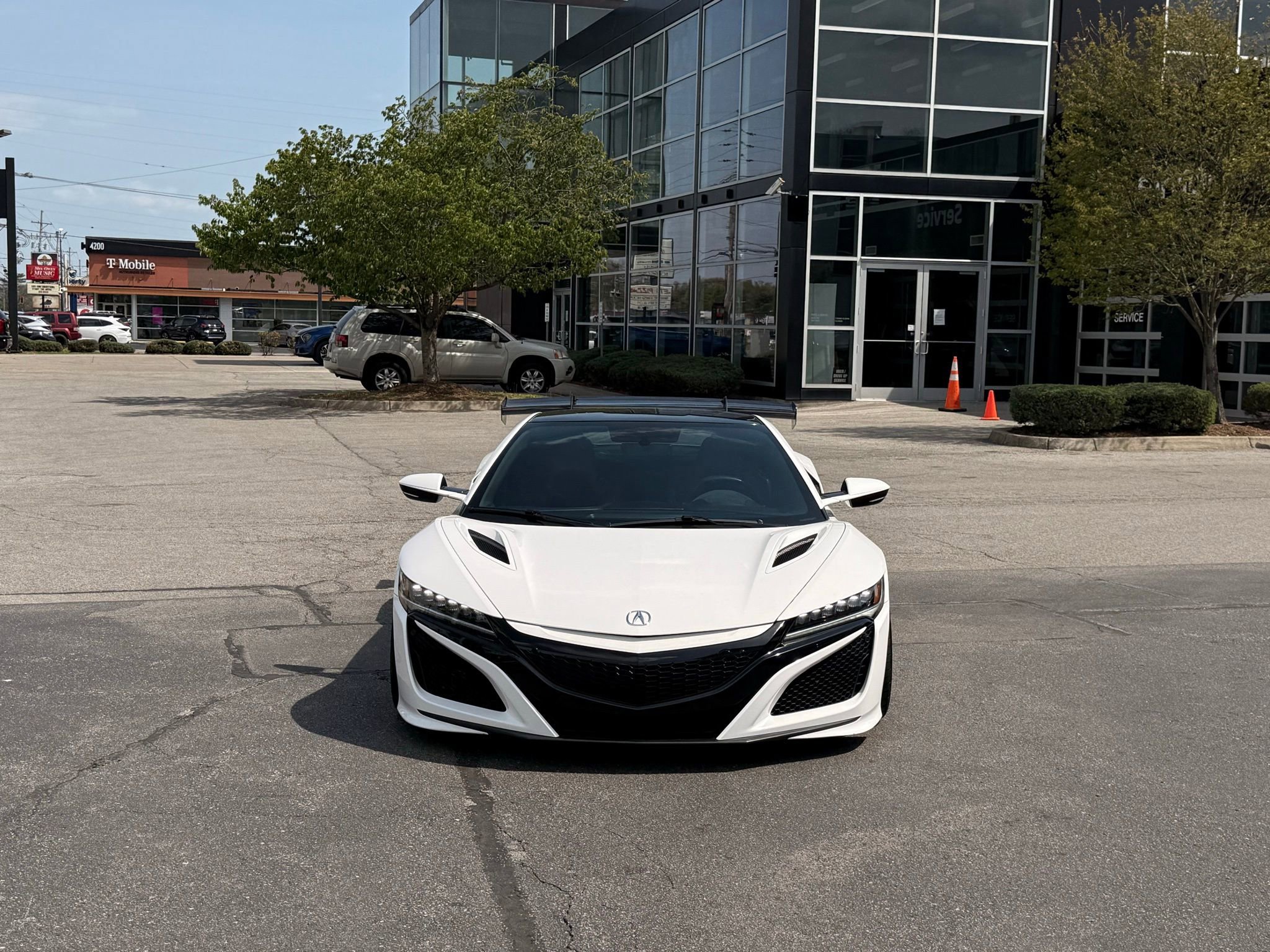 Used 2017 Acura NSX image 2