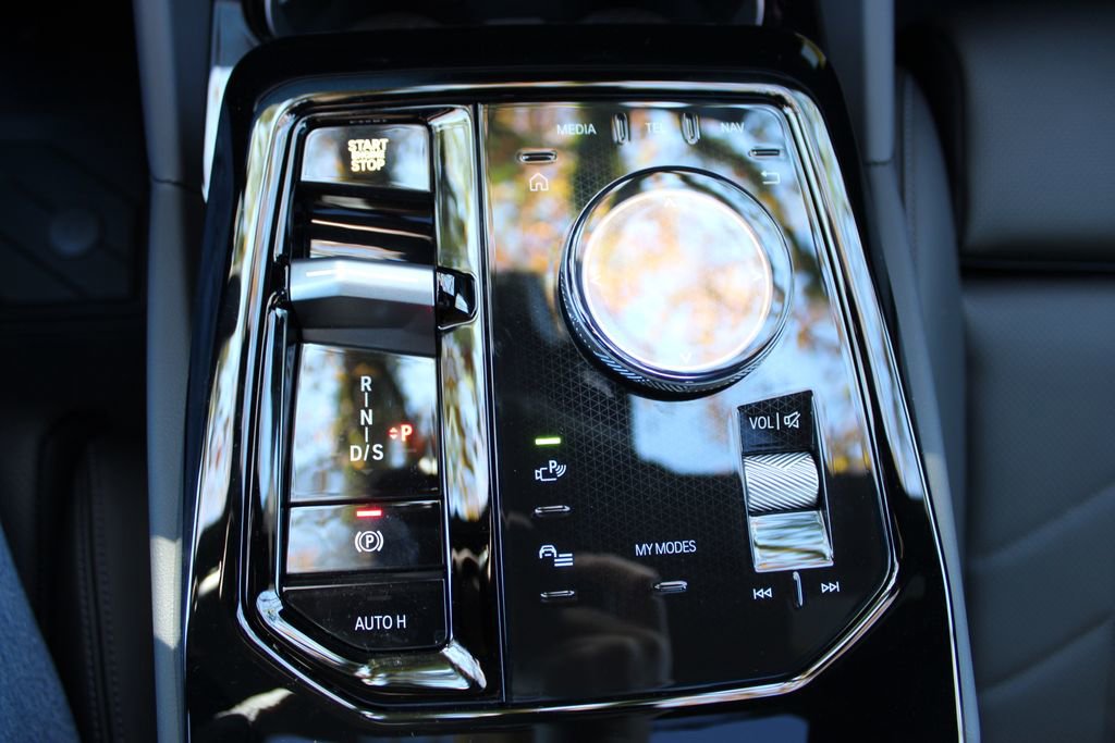 New 2026 BMW 530i xDrive w/ M Sport Package image 32