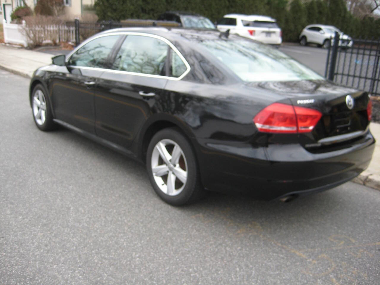 Used 2015 Volkswagen Passat 1.8T Limited Edition FWD image 9