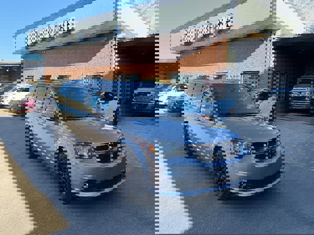 Used 2019 Dodge Grand Caravan GT image 2