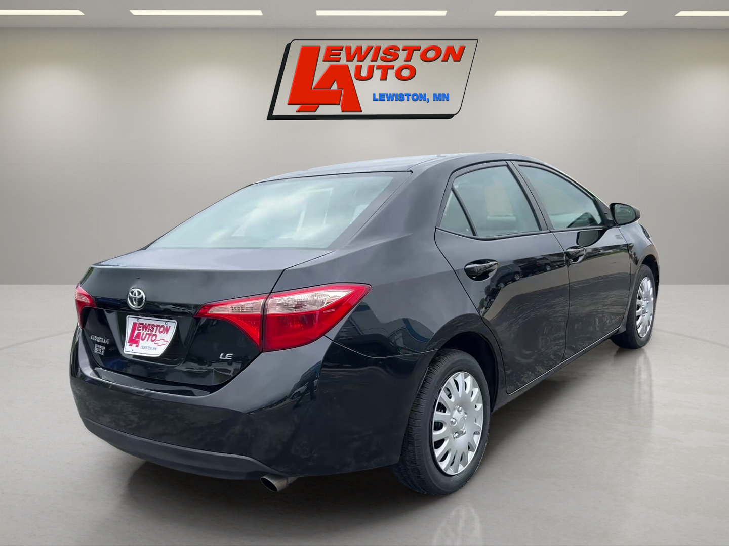 Used 2017 Toyota Corolla LE w/ Carpet Mat Package (TMS) FWD image 5