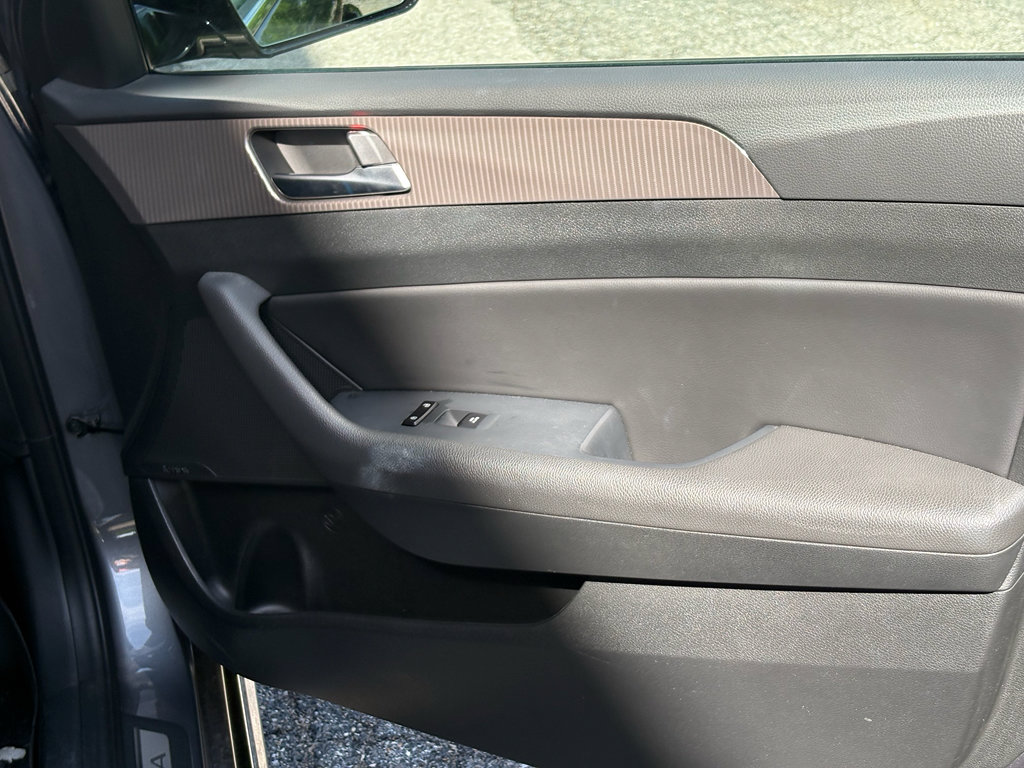 Used 2018 Hyundai Sonata Limited w/ Cargo Package FWD image 26