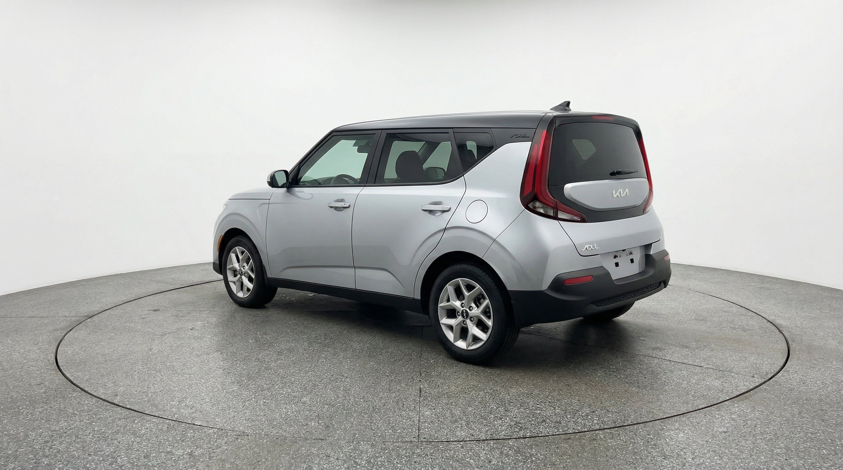 Used 2025 Kia Soul LX w/ LX Technology Package FWD image 6