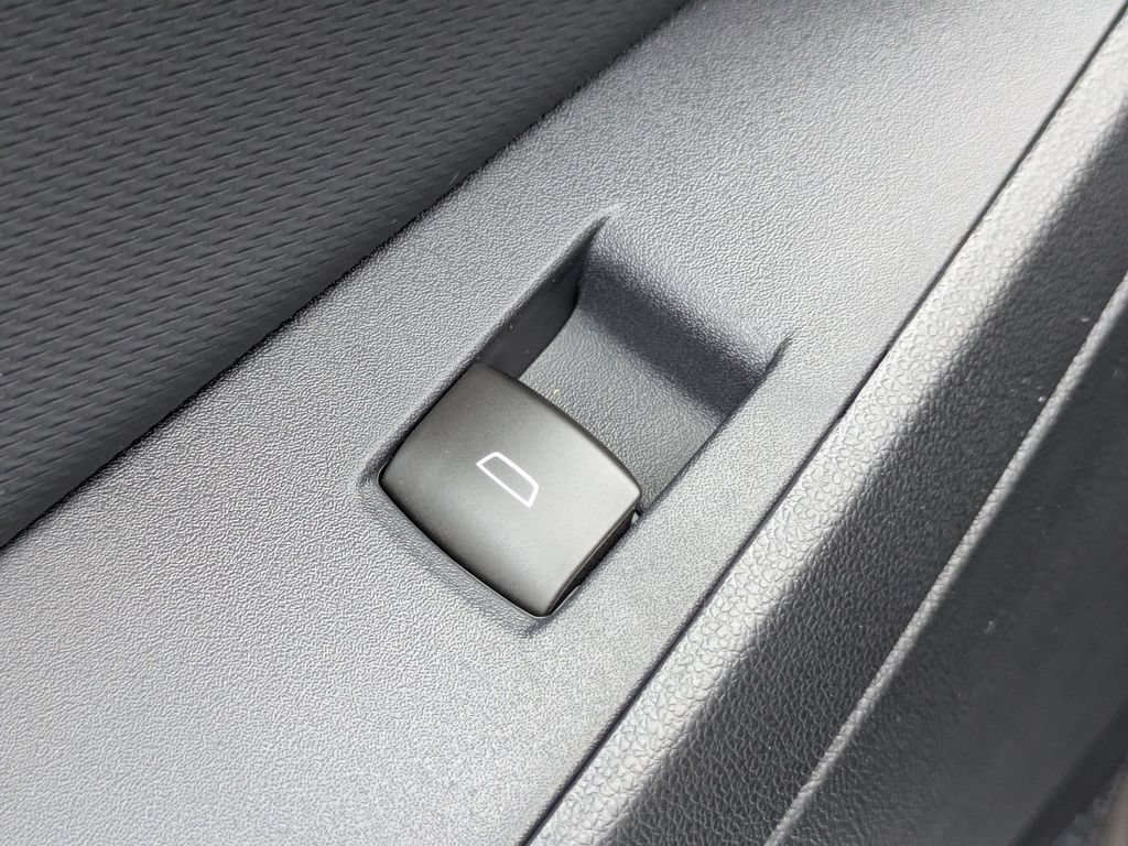 New 2026 Chevrolet Equinox LT w/ Safety and Technology Package FWD image 26