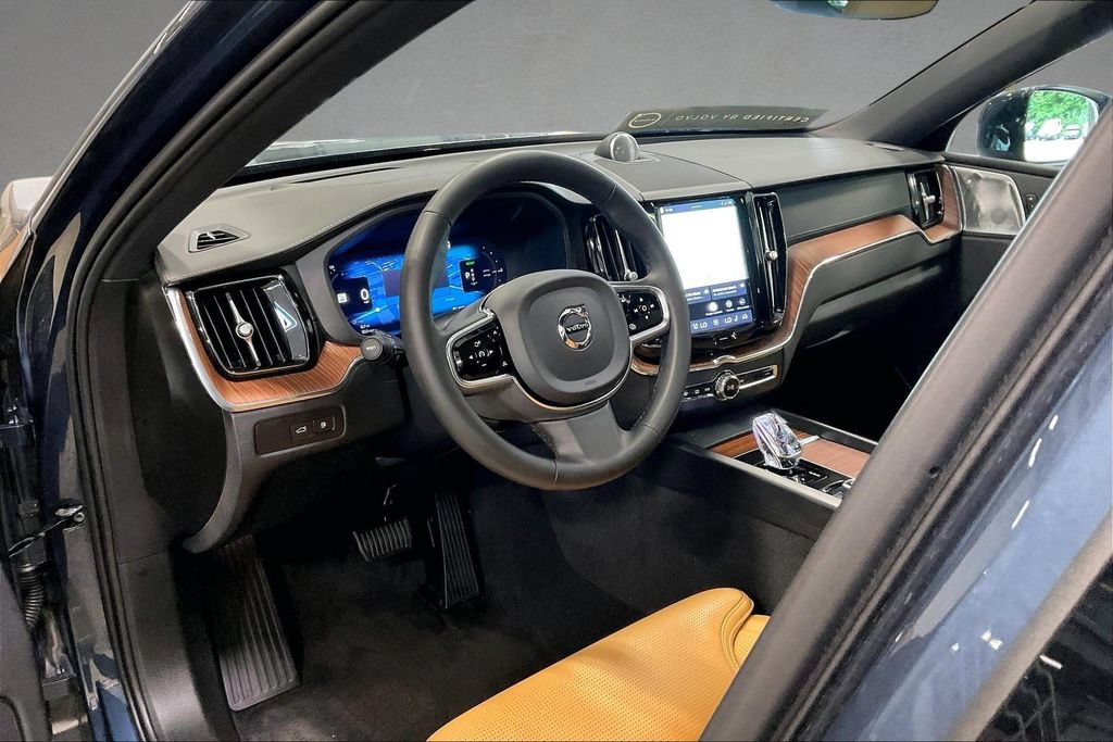 Certified 2024 Volvo XC60 T8 Ultimate w/ Protection Package Premier AWD/4WD image 18