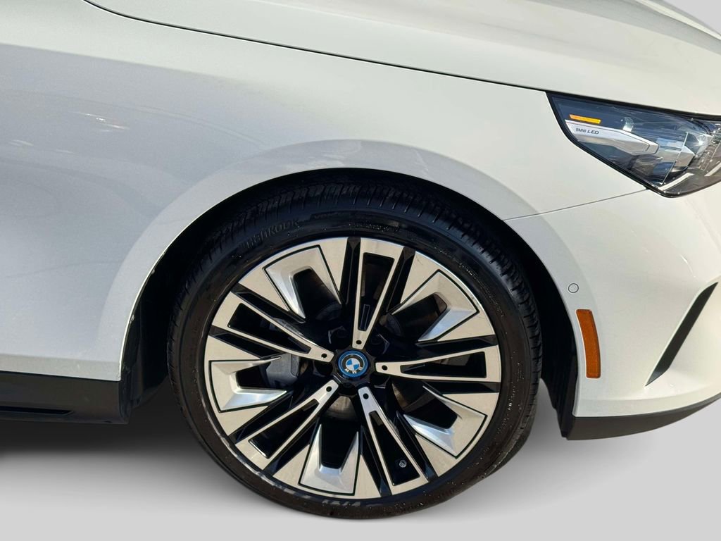 Certified 2025 BMW i5 xDrive40 w/ Premium Package image 10