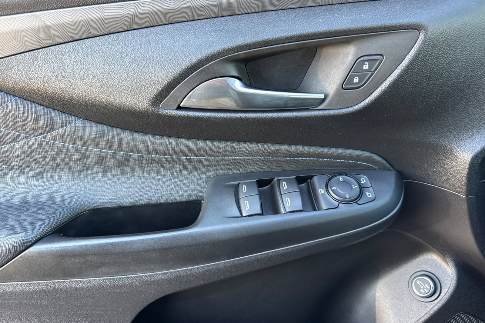 Certified 2025 Buick Envista Sport Touring w/ Convenience I Package FWD image 11