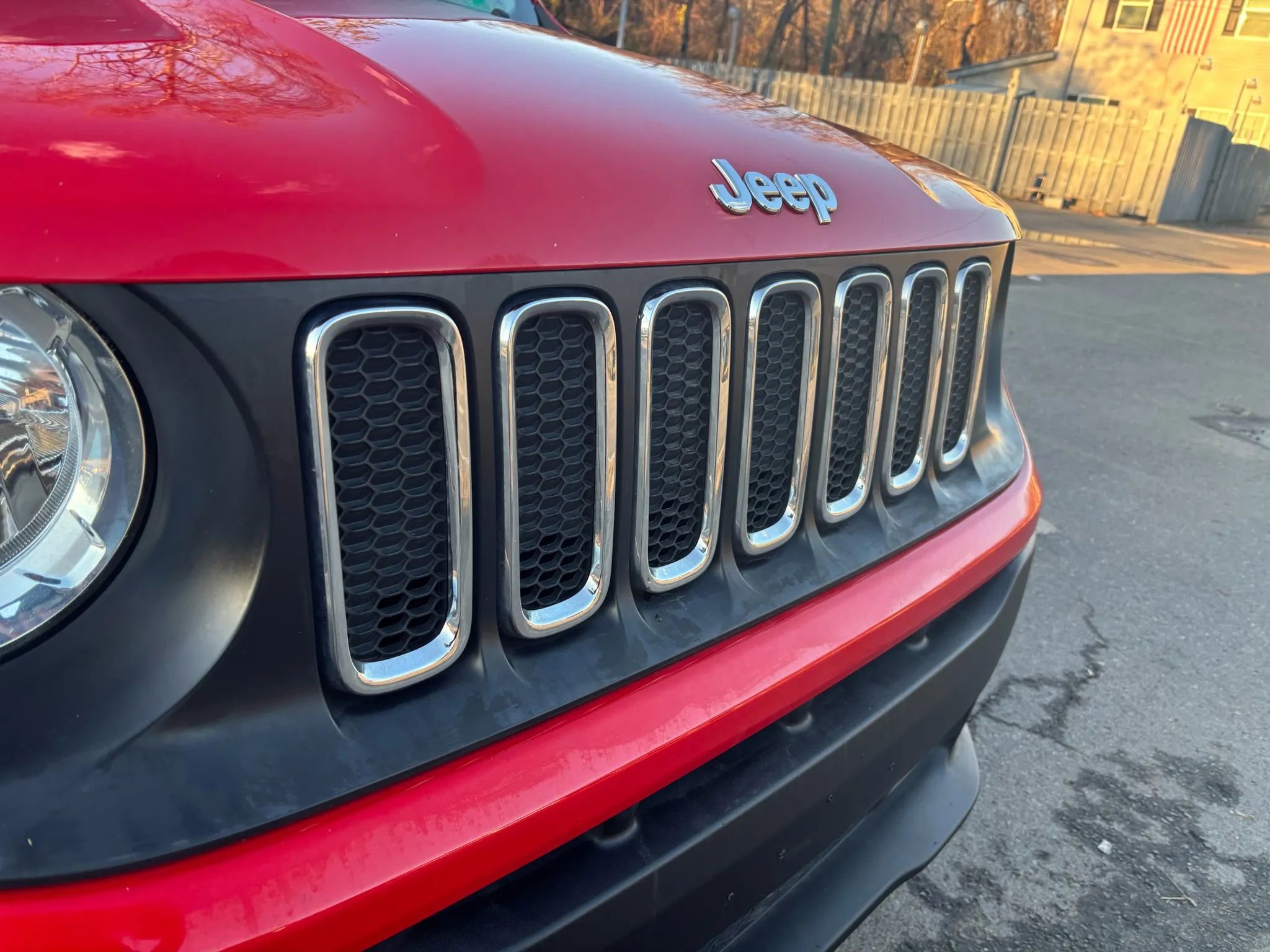 Used 2015 Jeep Renegade Latitude w/ Popular Equipment Group image 5