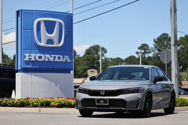 Used 2025 Honda Civic Sport image 1