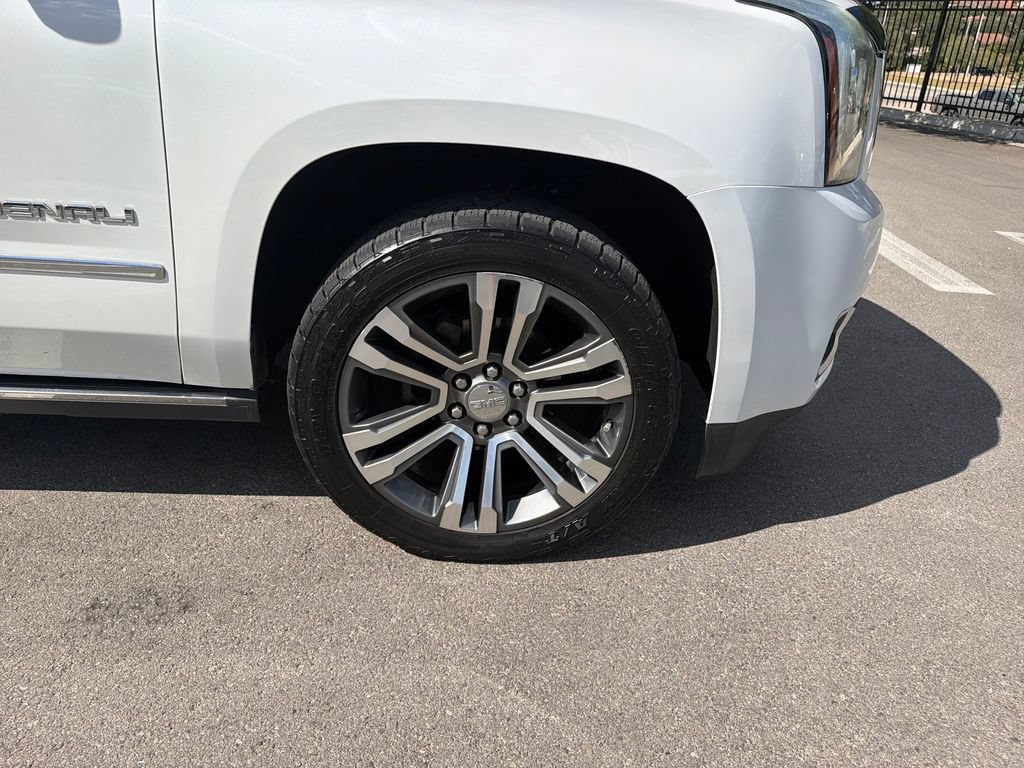 Used 2018 GMC Yukon Denali w/ Denali Ultimate Package AWD/4WD image 14