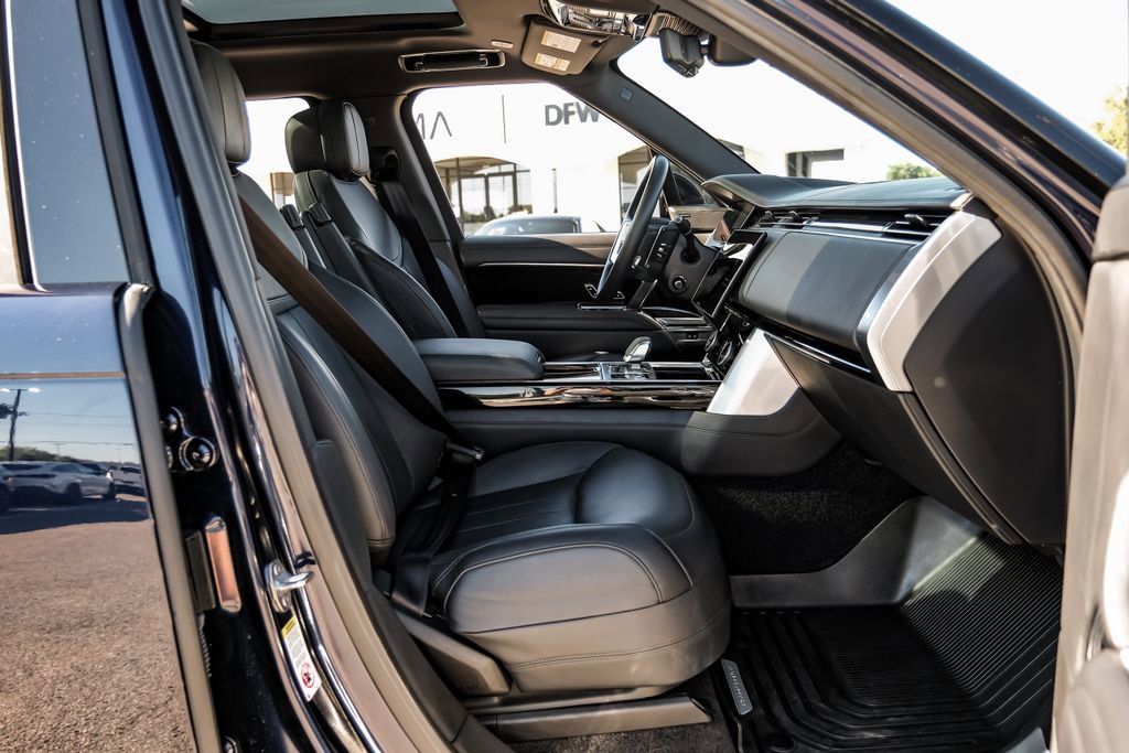 Used 2023 Land Rover Range Rover SE image 32