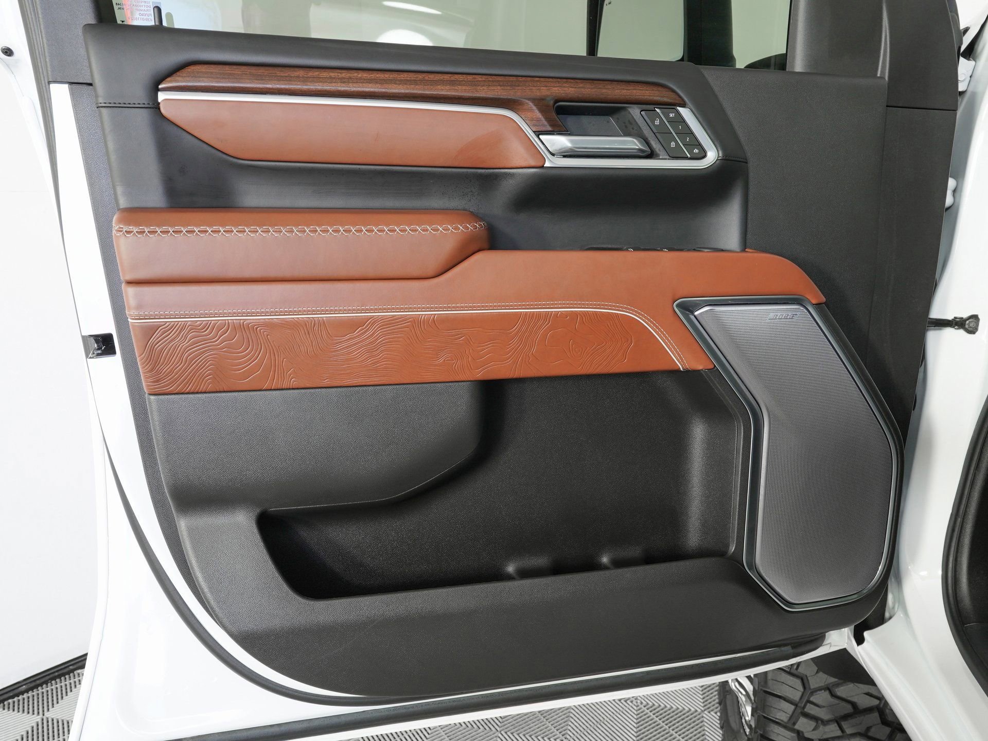 Used 2025 GMC Sierra 3500 Denali Ultimate AWD/4WD image 14