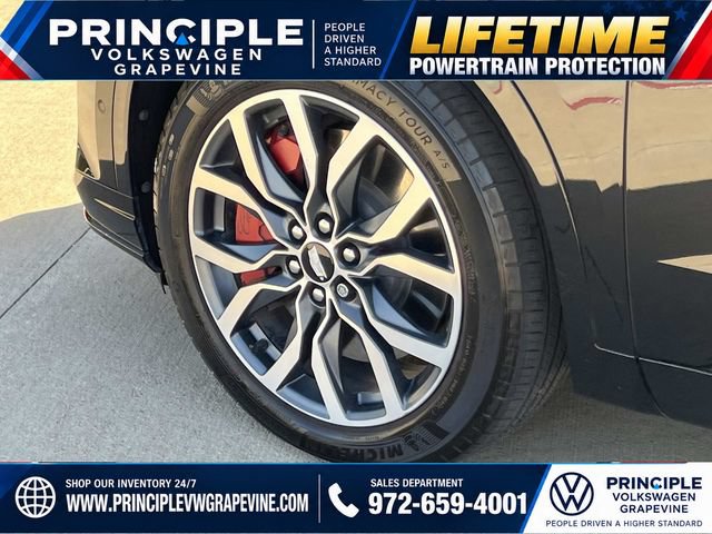 Used 2024 Cadillac XT6 Sport w/ Platinum Package AWD/4WD image 6