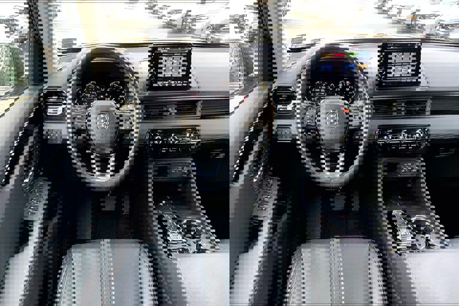 Used 2023 Honda Pilot Touring image 6