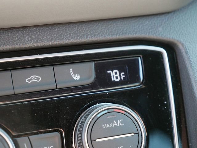 Certified 2023 Volkswagen Atlas Cross Sport SEL R-Line AWD/4WD image 31