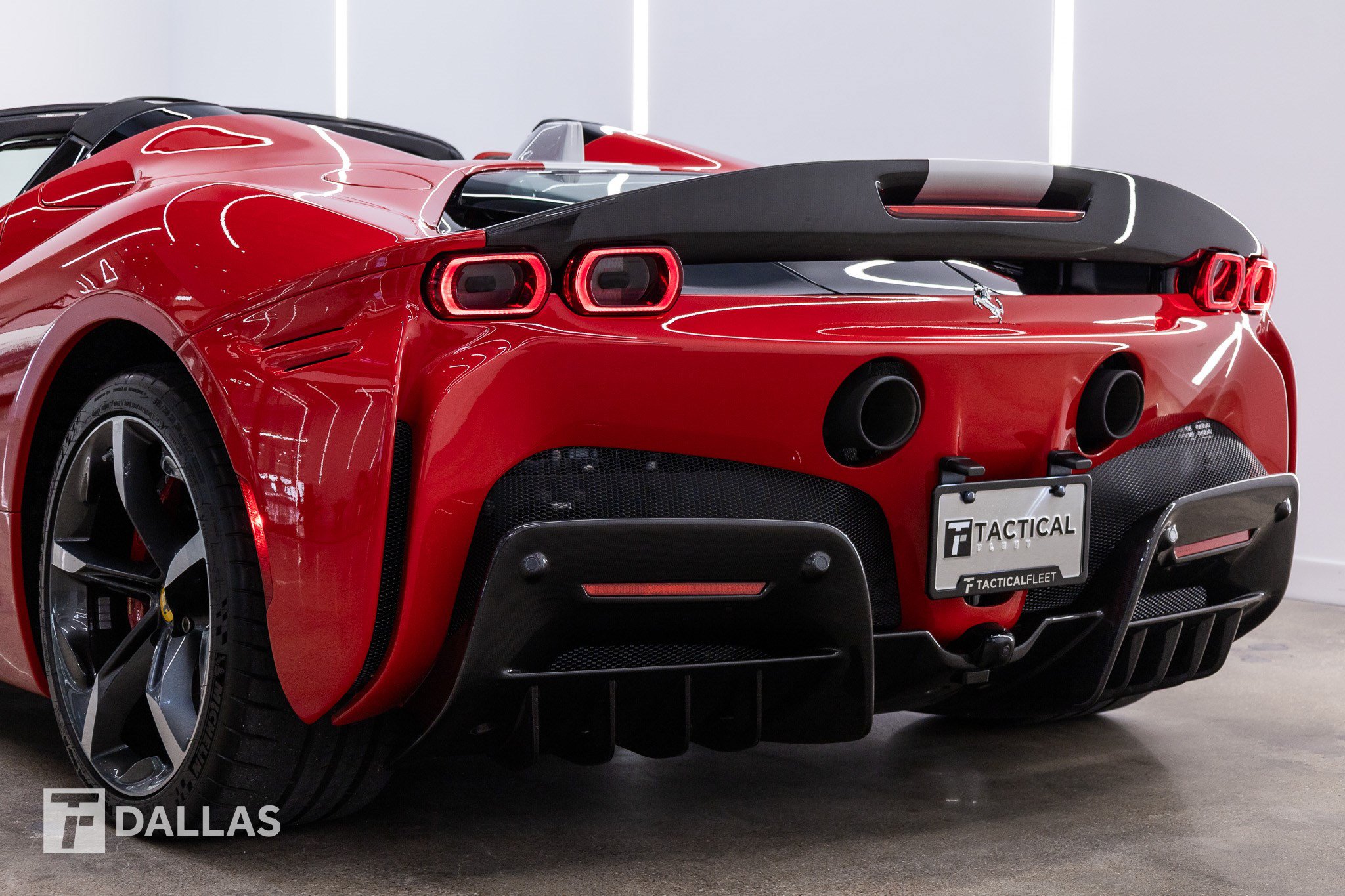Used 2023 Ferrari SF90 Spider AWD/4WD image 10