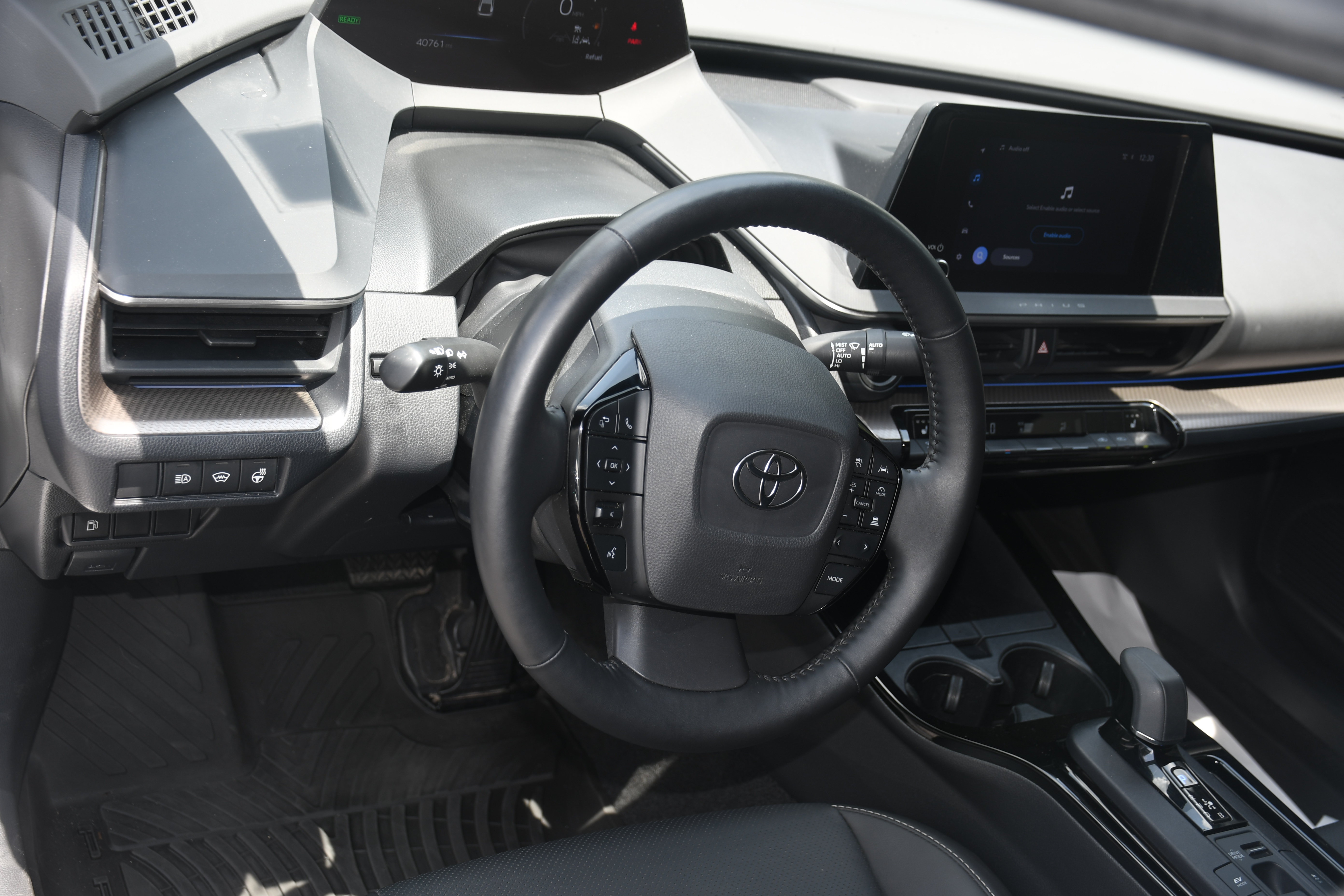 Used 2024 Toyota Prius XLE FWD image 8