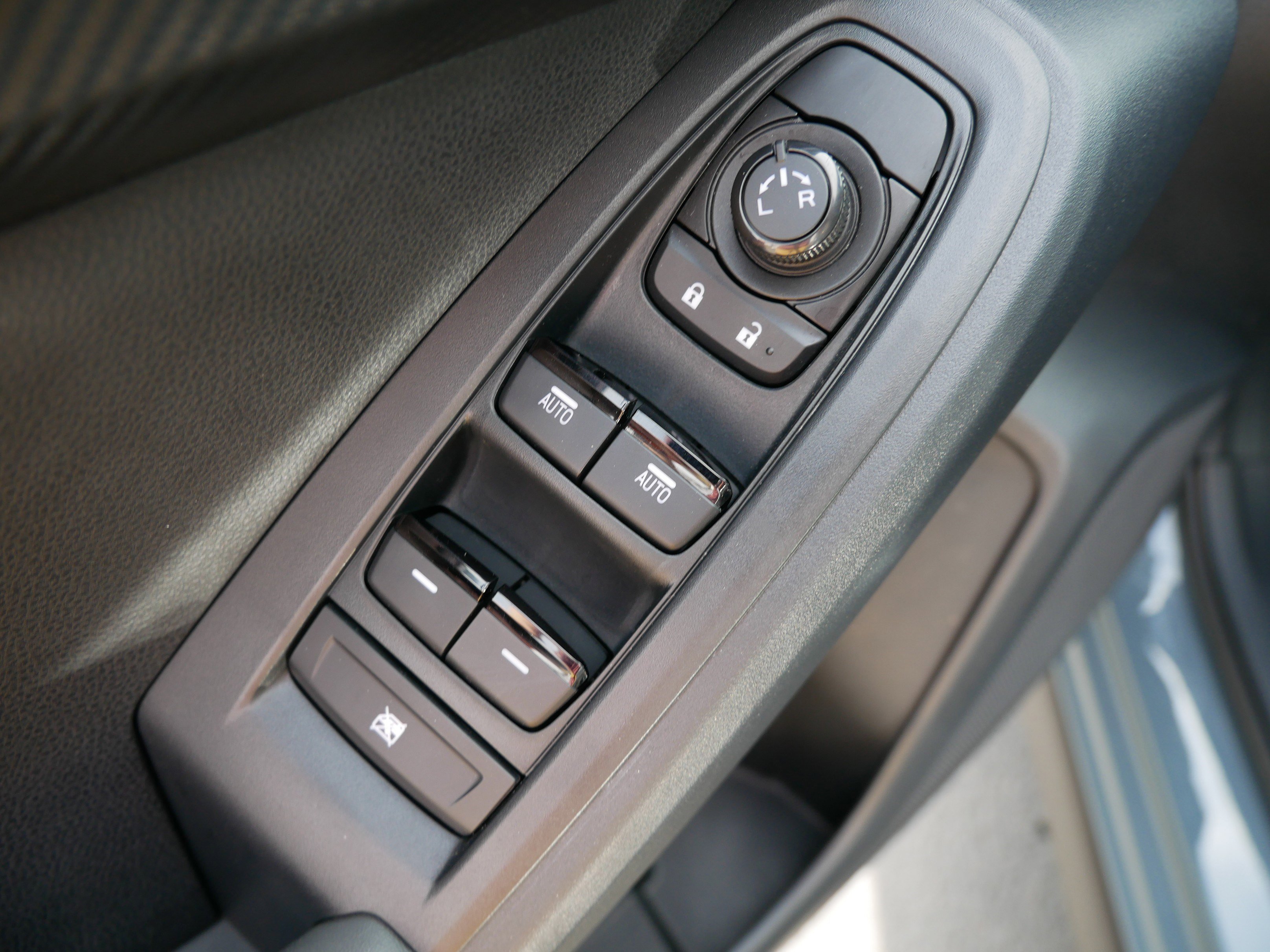 Certified 2025 Subaru Crosstrek 2.0i Premium w/ Crosstrek Mirror Package image 19