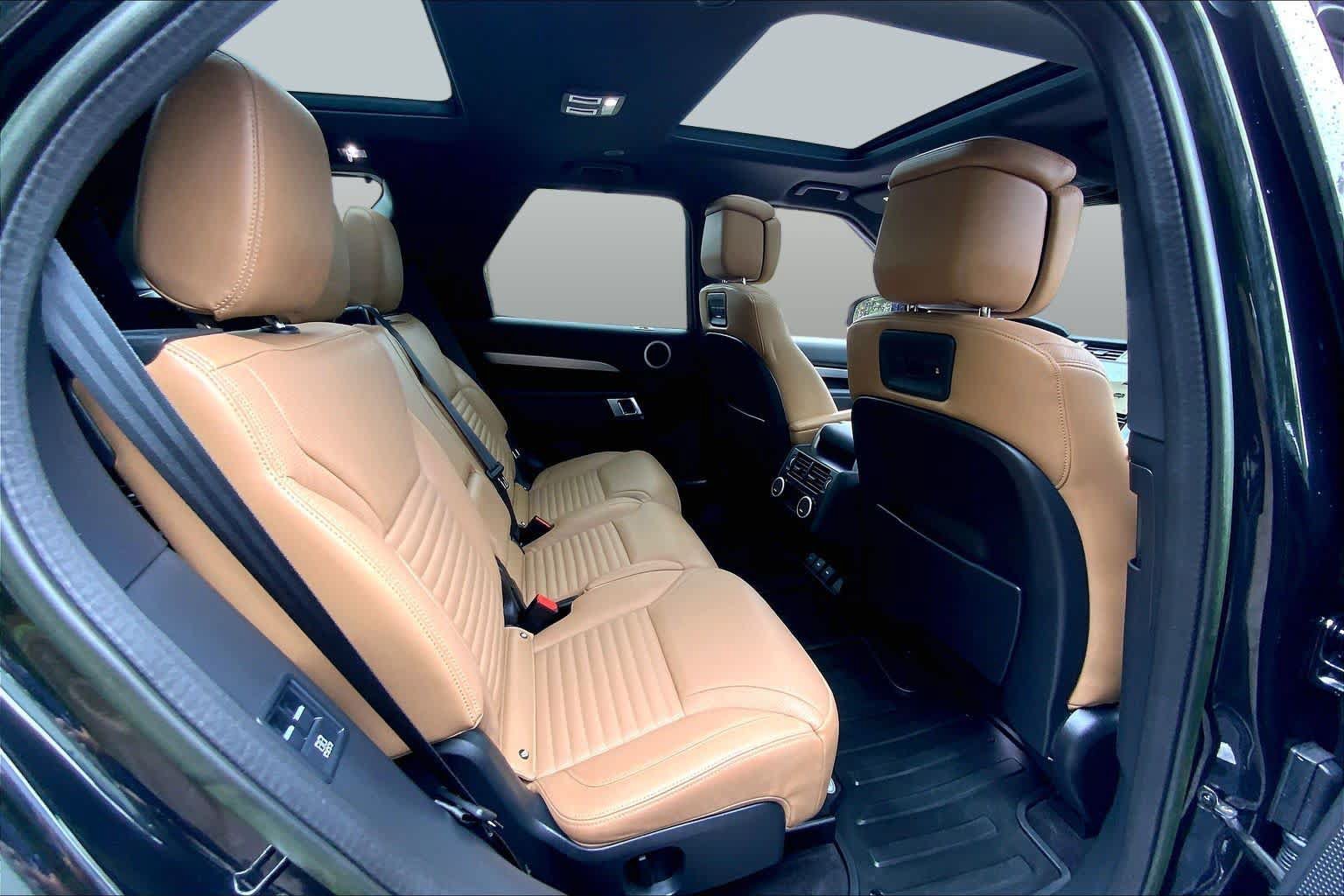 Used 2023 Land Rover Discovery HSE R-Dynamic AWD/4WD image 19