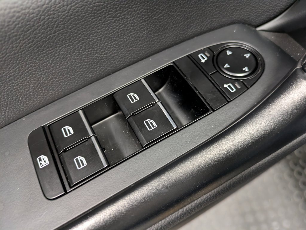 Certified 2025 MAZDA CX-50 AWD 2.5 S w/ Weather Package image 9