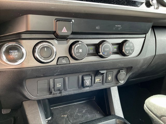 Used 2020 Toyota Tacoma TRD Off-Road AWD/4WD image 23