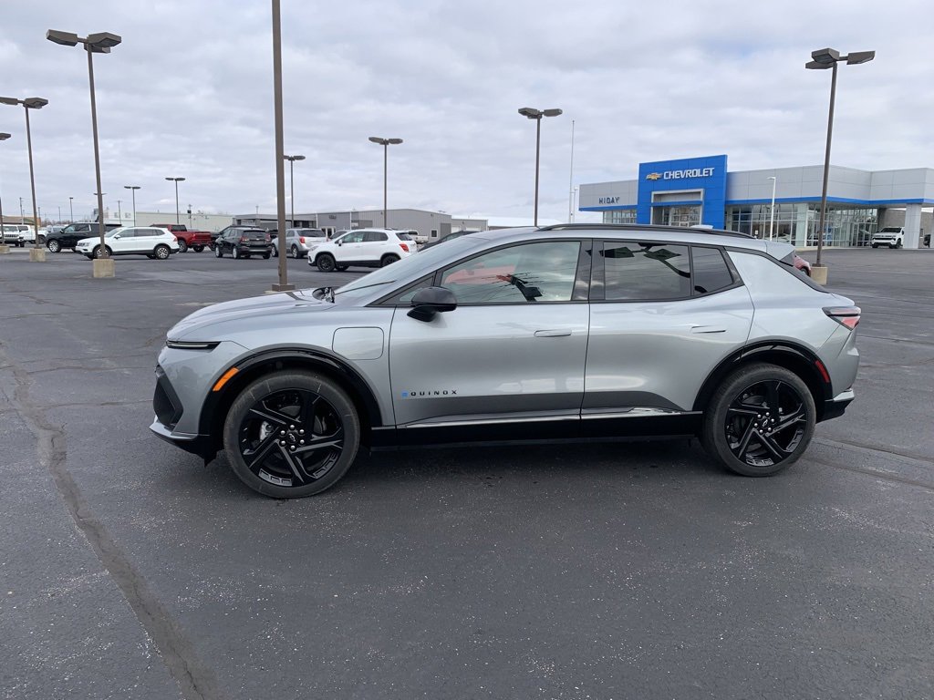 New 2024 Chevrolet Equinox EV RS image 11