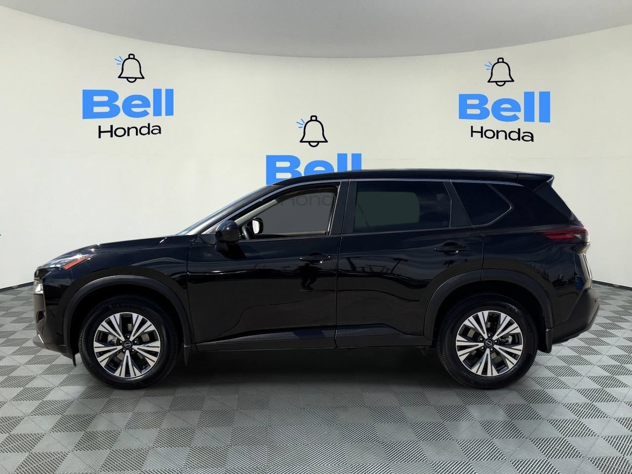 Used 2023 Nissan Rogue SV FWD image 2