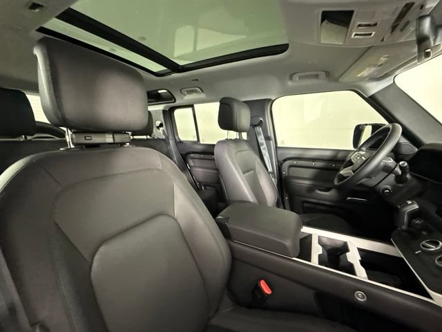 Certified 2025 Land Rover Defender 110 S AWD/4WD image 28