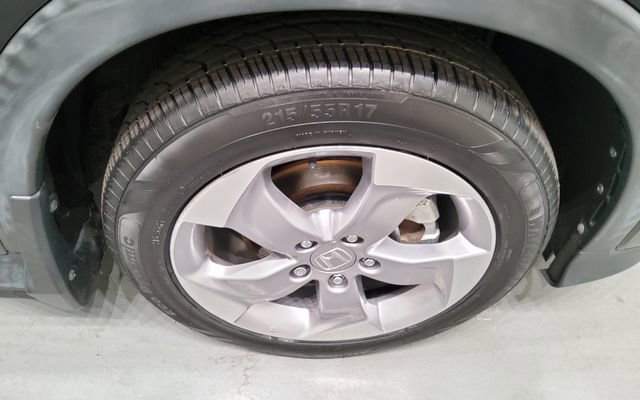 Certified 2021 Honda HR-V LX image 35