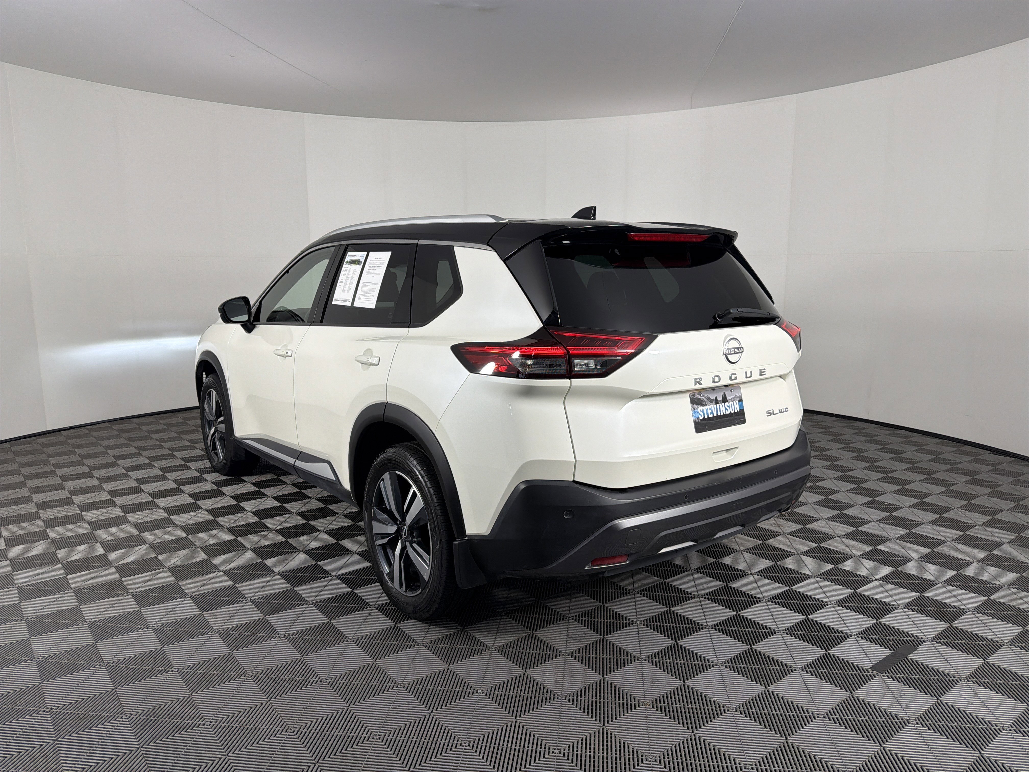 Used 2023 Nissan Rogue SL image 19